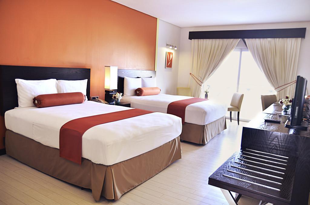 Thunderbird Resorts - Poro Point San Fernando City  Eksteriør bilde