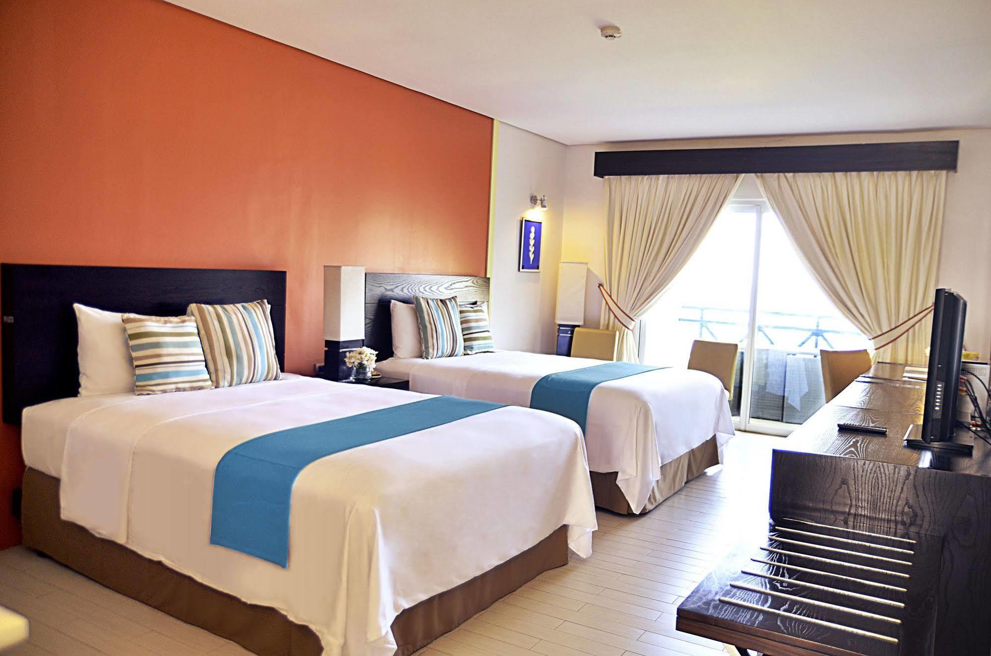 Thunderbird Resorts - Poro Point San Fernando City  Eksteriør bilde